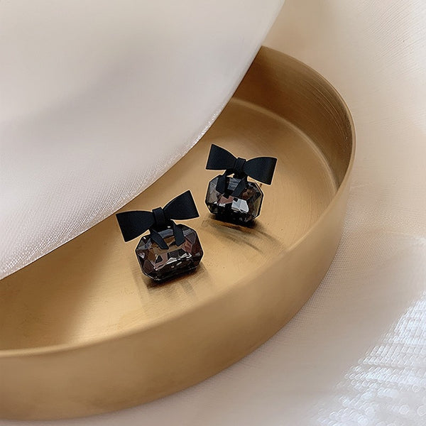 2021 New joker Korean sweet Black bowknot Women Earrings fashion senior shiny crystal geometric square Stud Earrings Jewelry